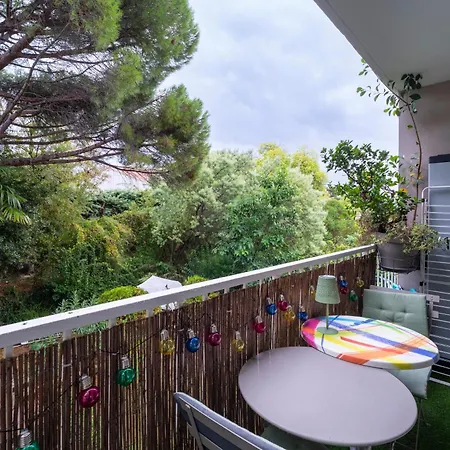Appartement Atypique Avec Terrasse * Hyeres