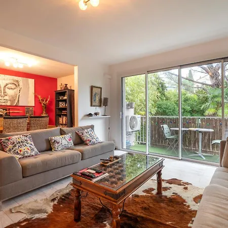 Appartement Atypique Avec Terrasse Hyeres