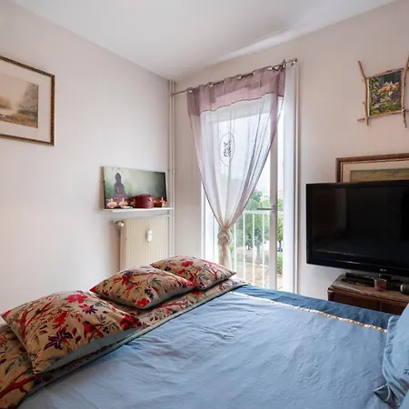 Apartment Appartement Atypique Avec Terrasse Hyeres