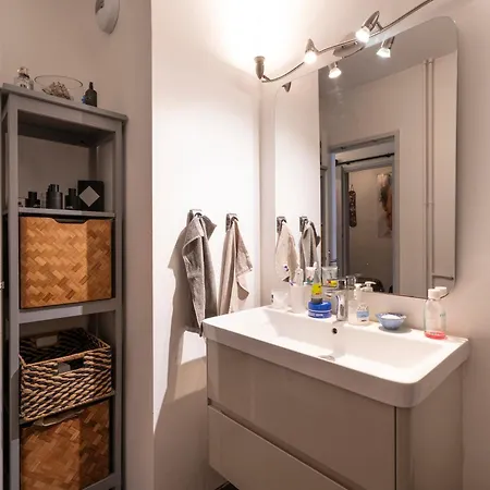 Appartement Atypique Avec Terrasse Hyeres