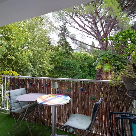 Apartment Appartement Atypique Avec Terrasse Hyeres